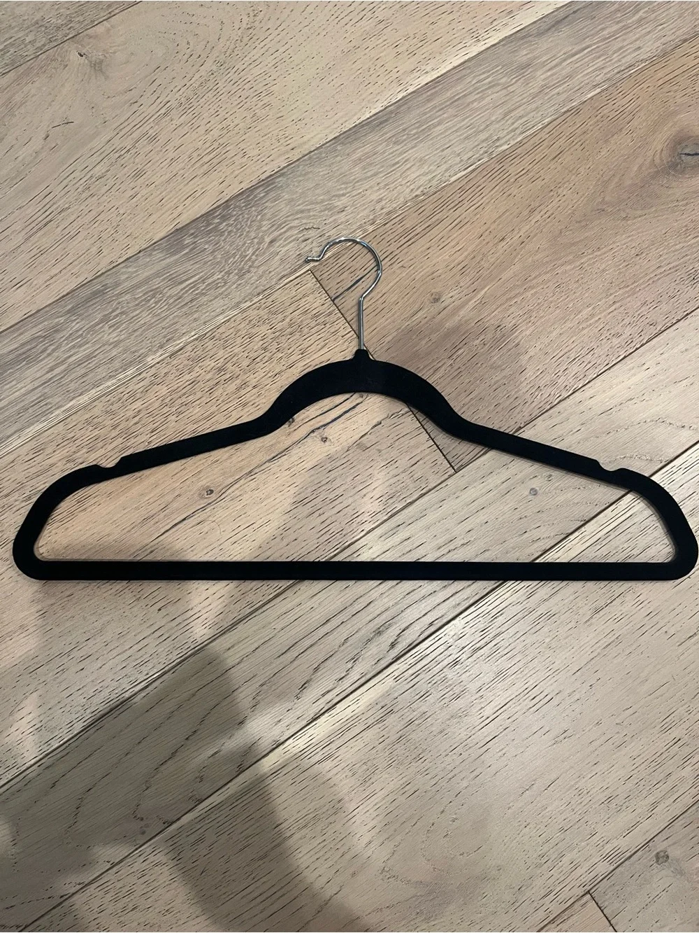 Set of 10 black velvet hangers
